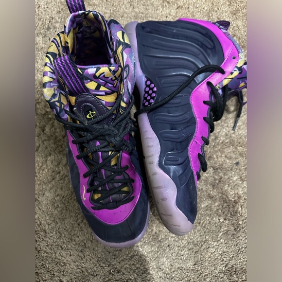 Nike - Picture 4 of 5